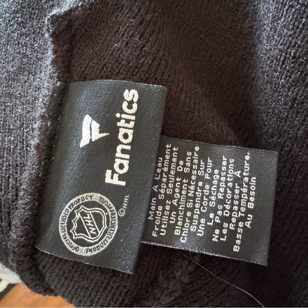 Fanatics Chicago Black Knit Pom Beanie with Multicolor Logo - Picture 5 of 6